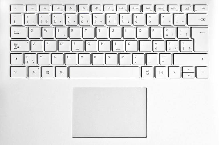 鍵盤、筆電與 Surface Book