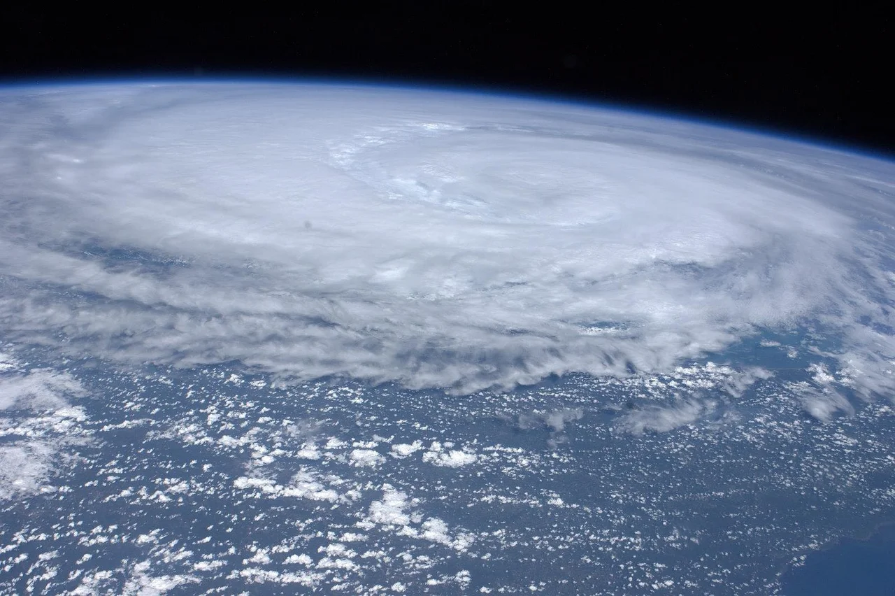 hurricane, hurricane irene, tropical cyclone